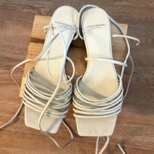 Vagabond Cream Tie up sandals